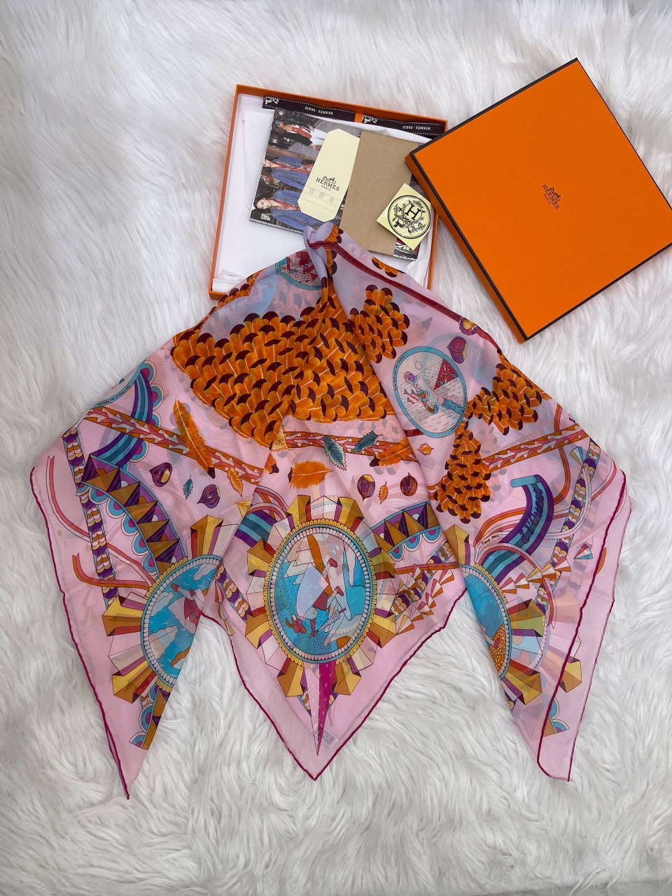 Foulard Hermès Avec boite 90/90