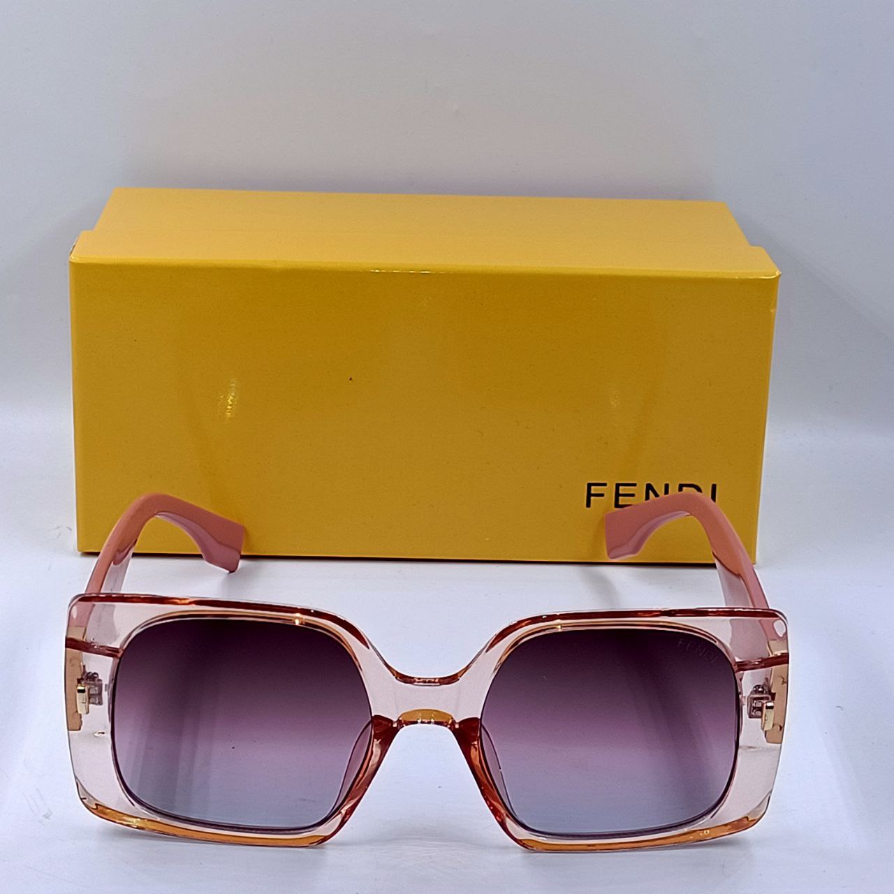 Lunette solaire Fendi FN8793