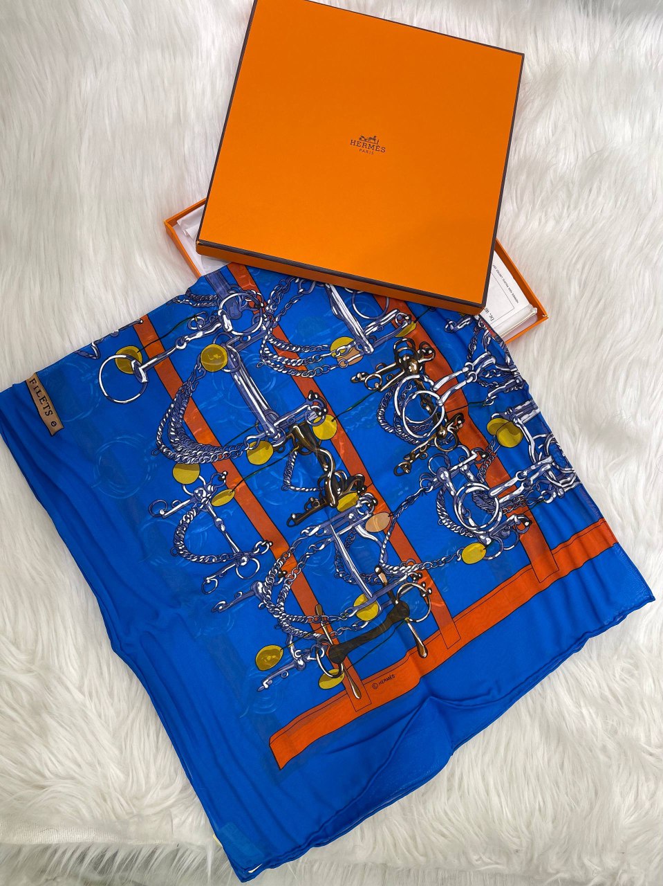 Foulard Hermès Avec boite 90/90