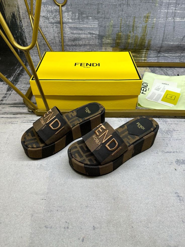 Mule Fendi Roma Tressée