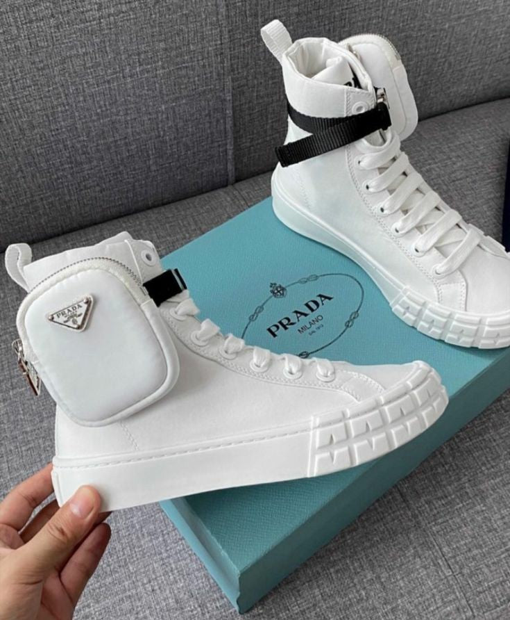 Sneakers Prada a Pochette
