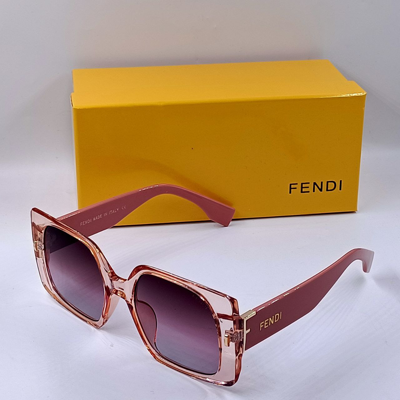 Lunette solaire Fendi FN8793