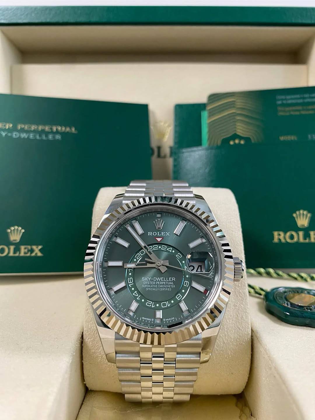 Montre Rolex Sky Dweller Édition Cadran Vert