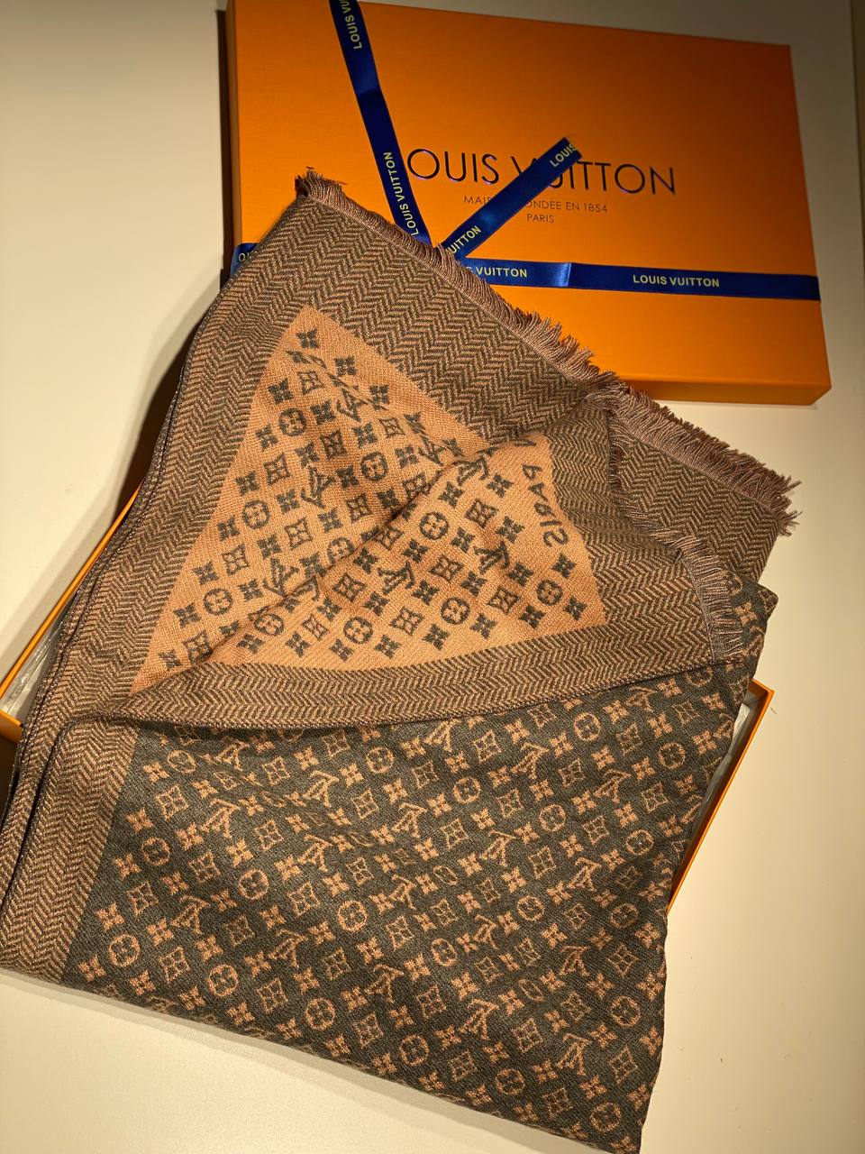 Châle de Luxe En Cachemire Louis Vuitton