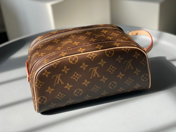 Trousse Louis Vuitton En Vrai Cuir