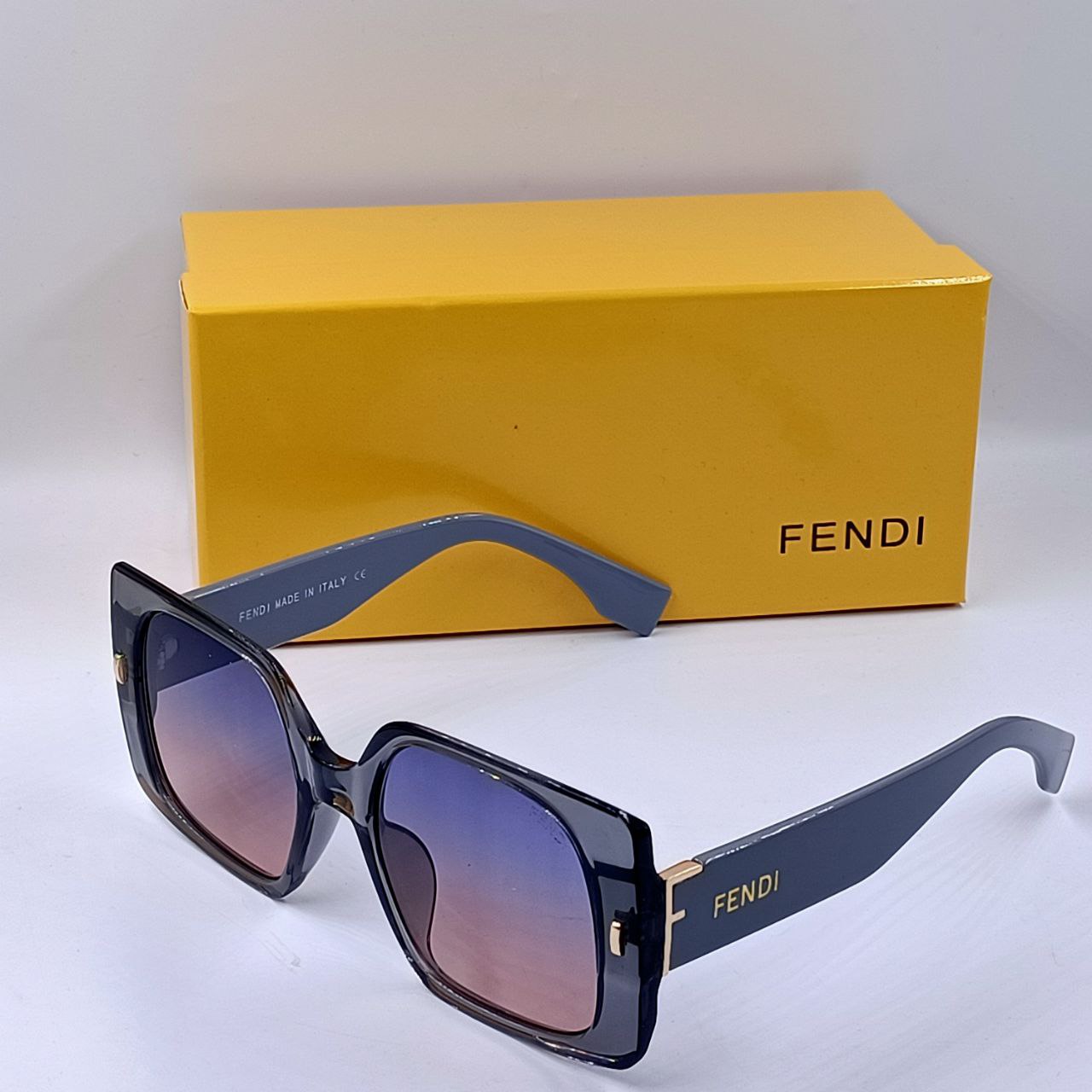 Lunette solaire Fendi FN8793