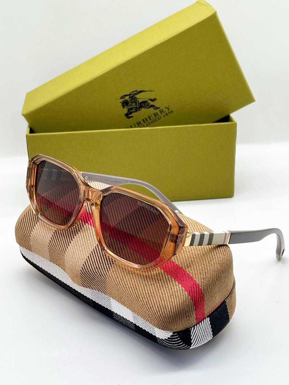 Lunette Solaire Burberry BR7318