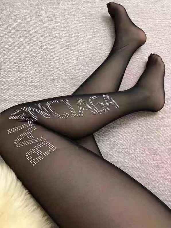 Des Bas de Luxe Balenciaga