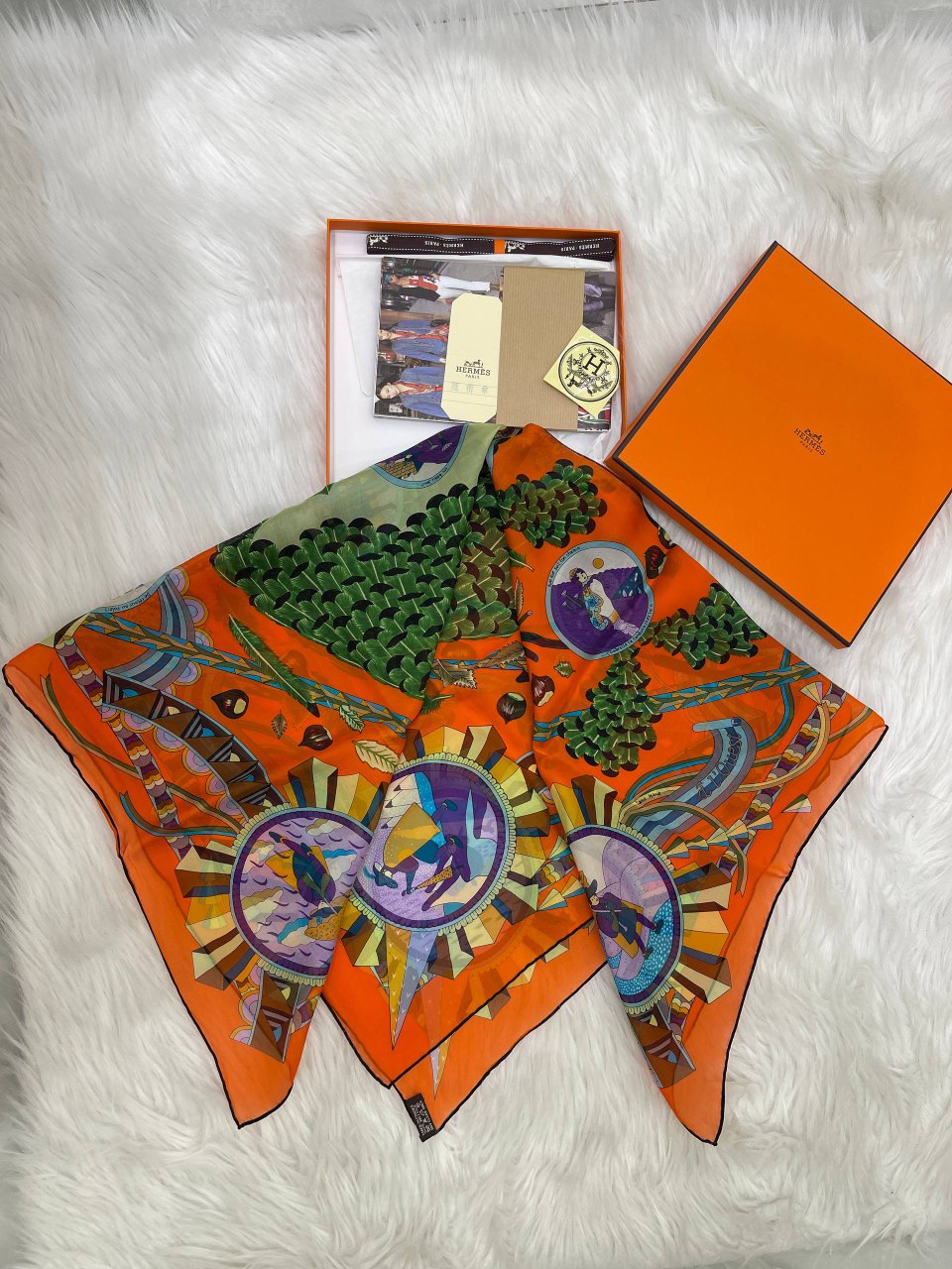 Foulard Hermès Avec boite 90/90