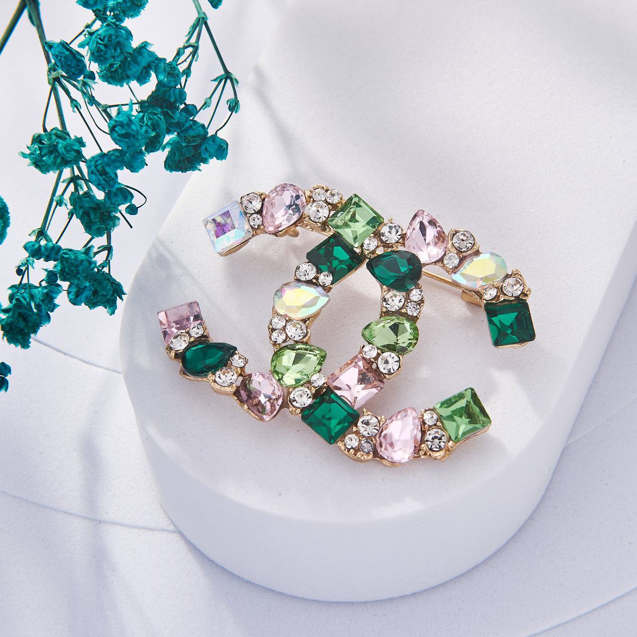 Une Selection de luxe de Broche Chanel Inoxydable