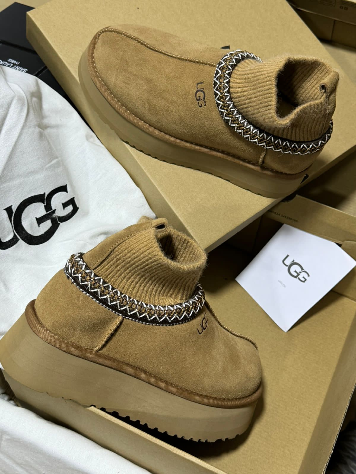 UGG Pantoufles A Chaussettes