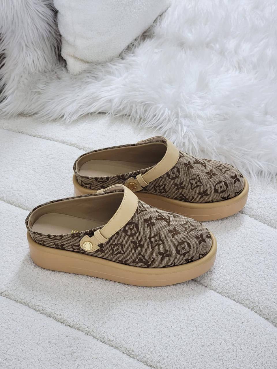 Sabot Mule Louis Vuitton