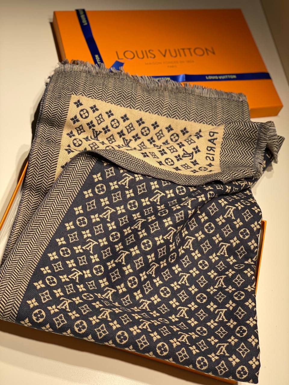 Châle de Luxe En Cachemire Louis Vuitton