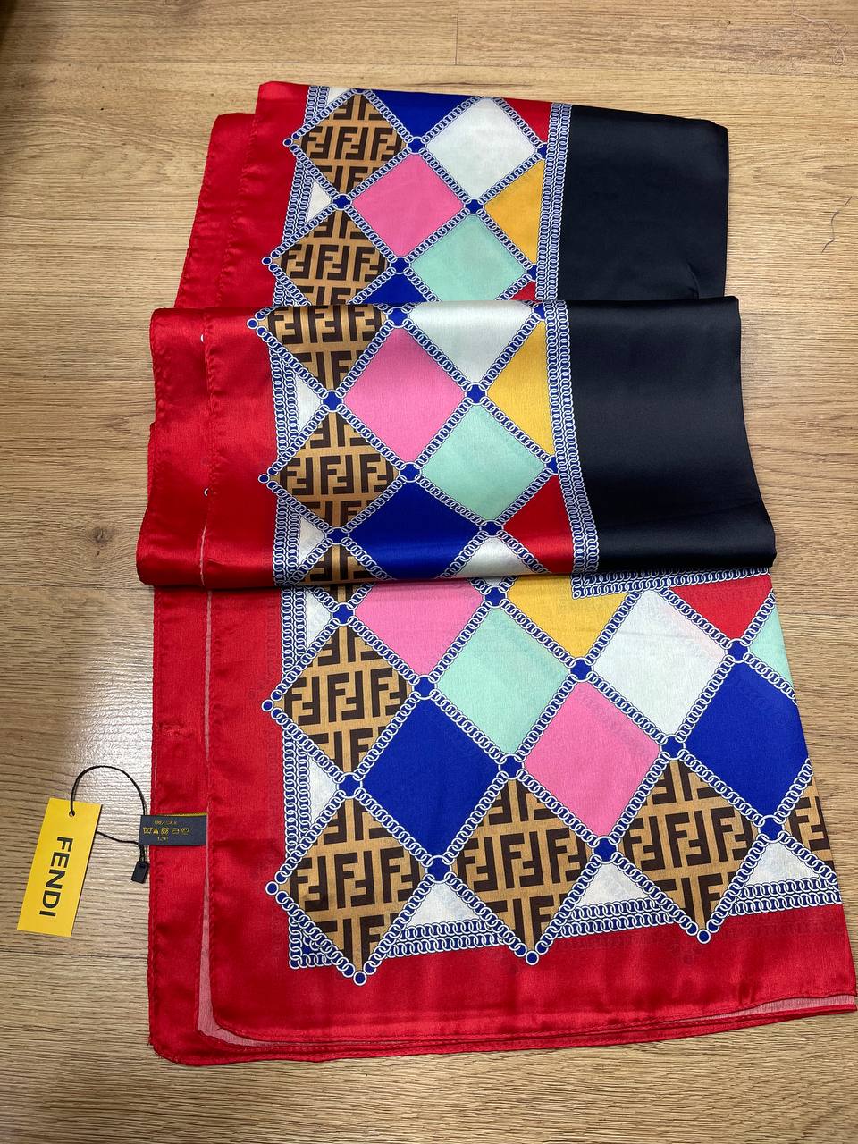 Châles Fendi Chic FN6750