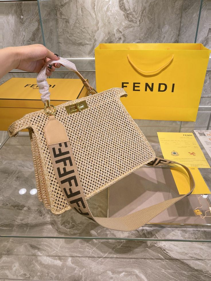 Sac Fendi En Raphia Vrai Cuir