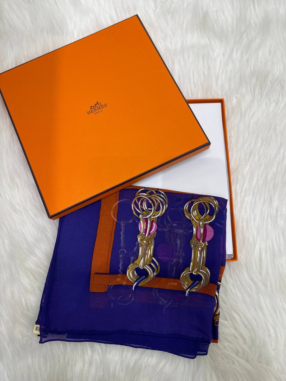 Foulard Hermès Avec boite 90/90