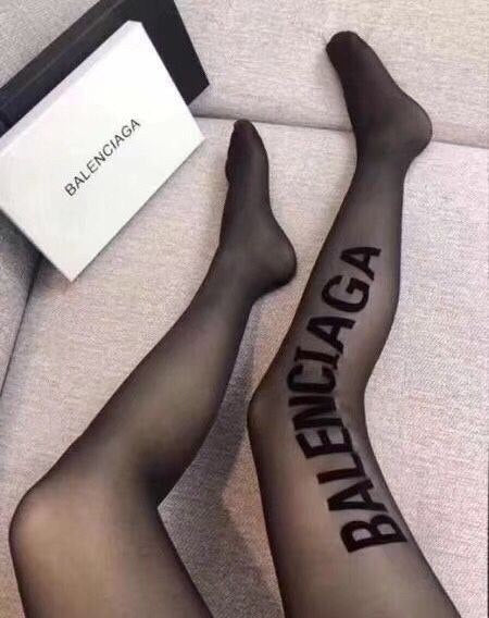 Des Bas de Luxe Balenciaga