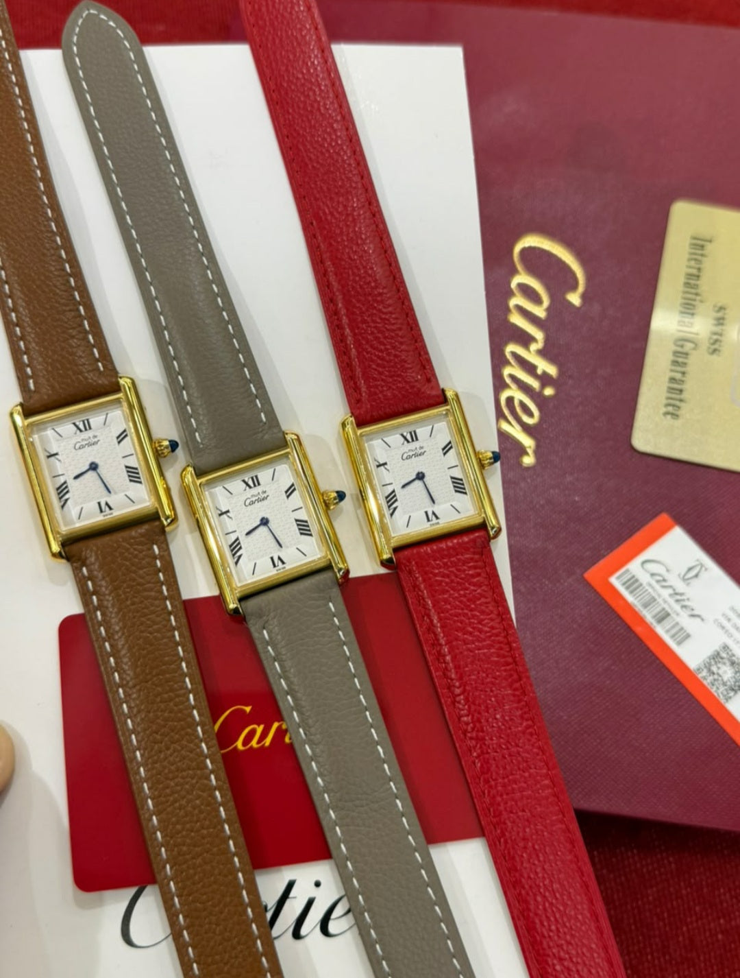 Montre Cartier Tank Must en Vrai Cuir