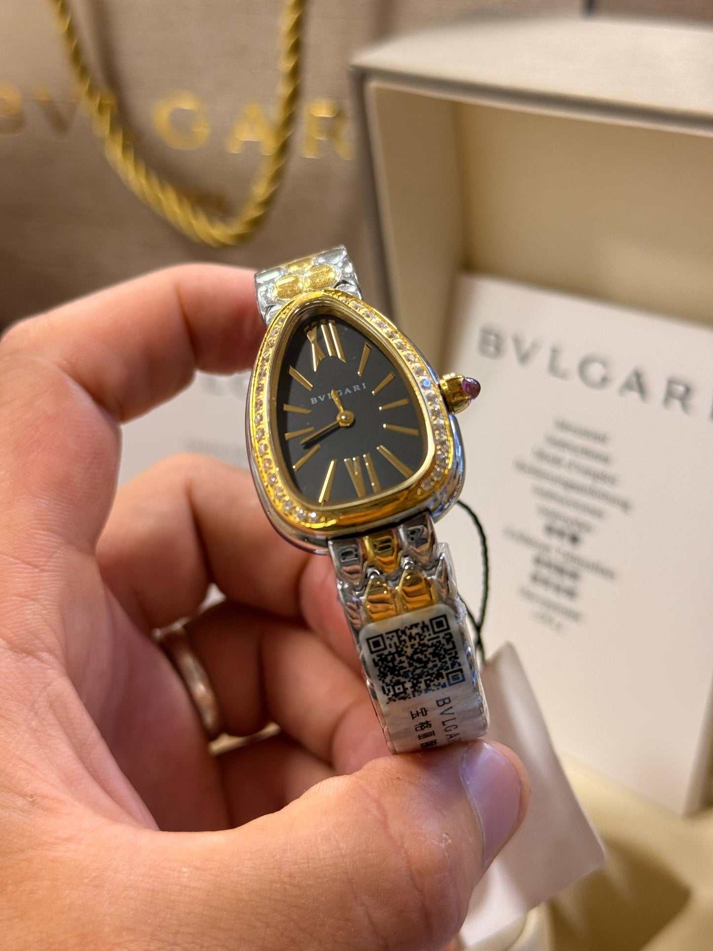 Montre de luxe Bulgari Serpentti avec boite