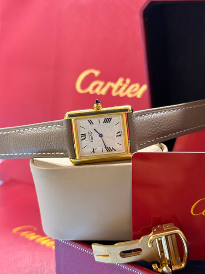 Montre Cartier Tank A Bracelet Cuir En Couleurs