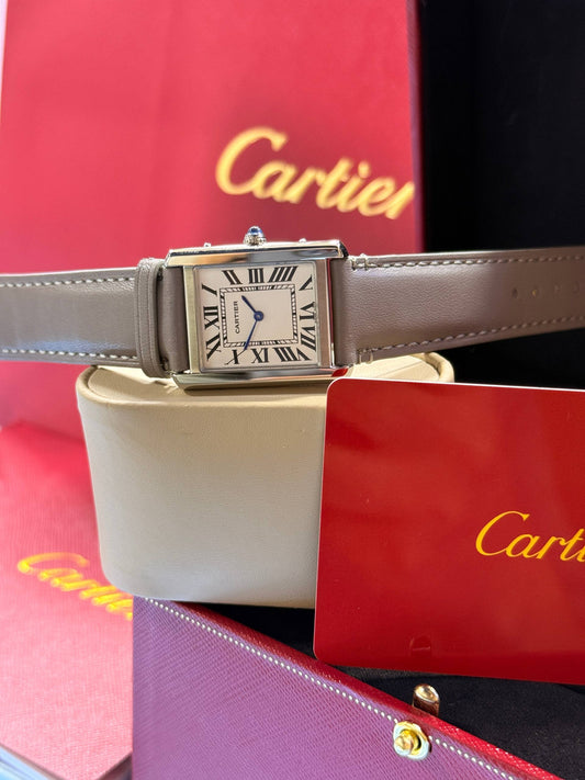 Montre Cartier Tank A Bracelet Cuir En Couleurs