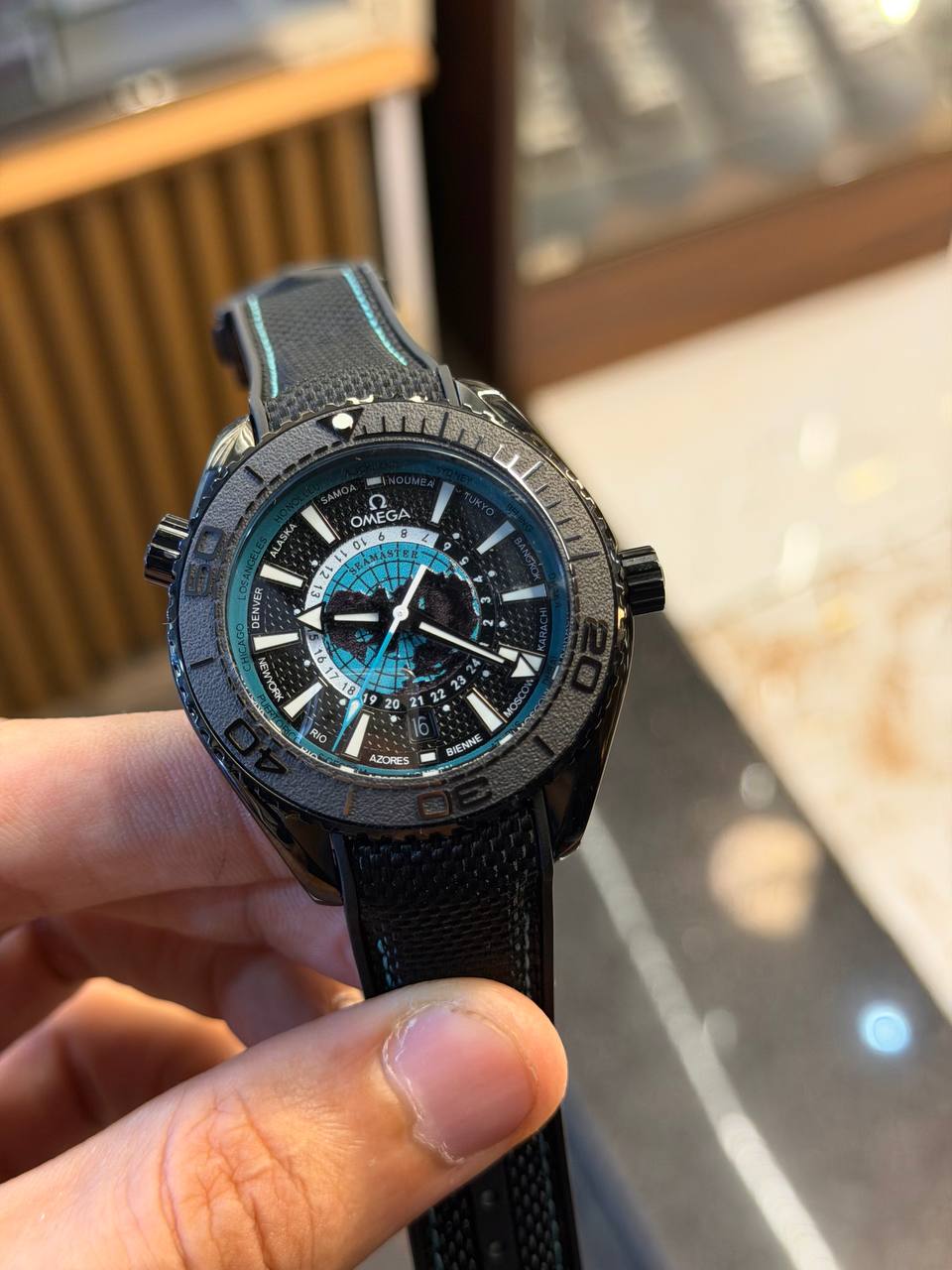 Montre Omega Seamaster Planet Ocean World Timer