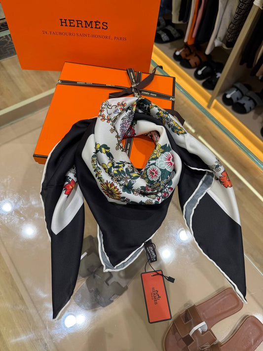 Foulards Hermès avec boite 90/90 cm