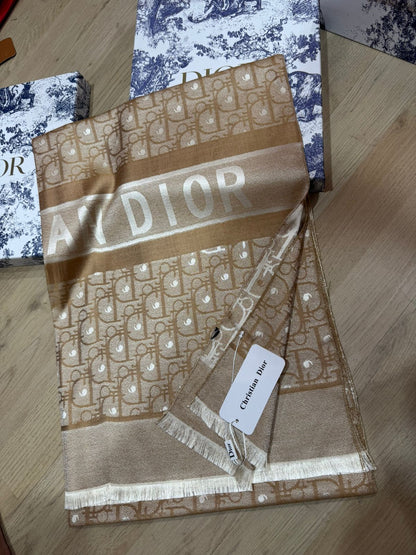Châle Chic Christian Dior