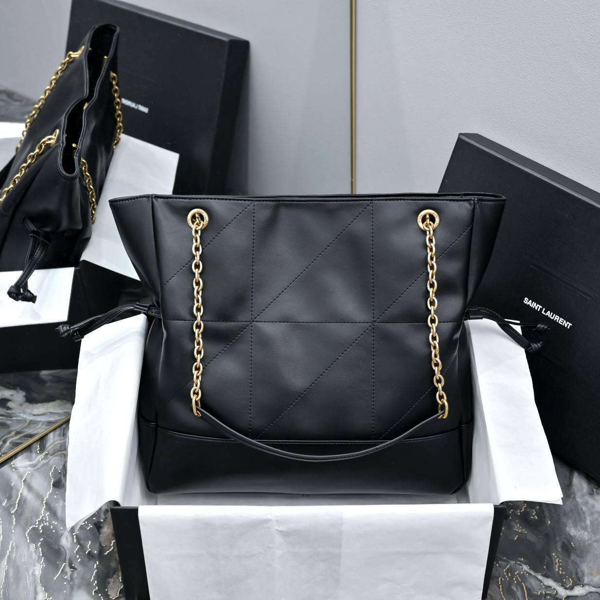 Sac Cabas Yves Saint Laurent en Cuir Matelassé Noir