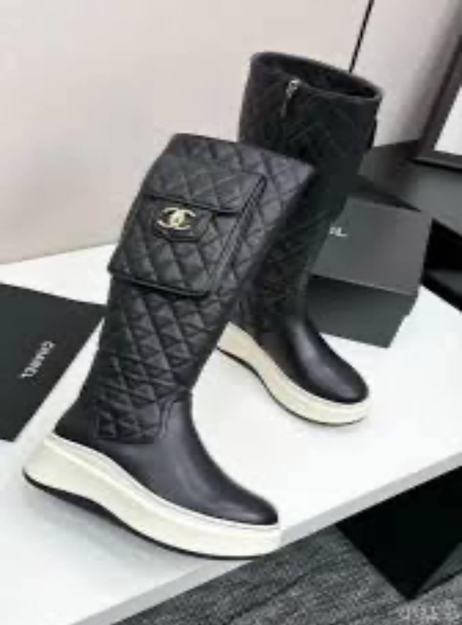 Botte Chanel en Vrai Cuir A Pochette latérale