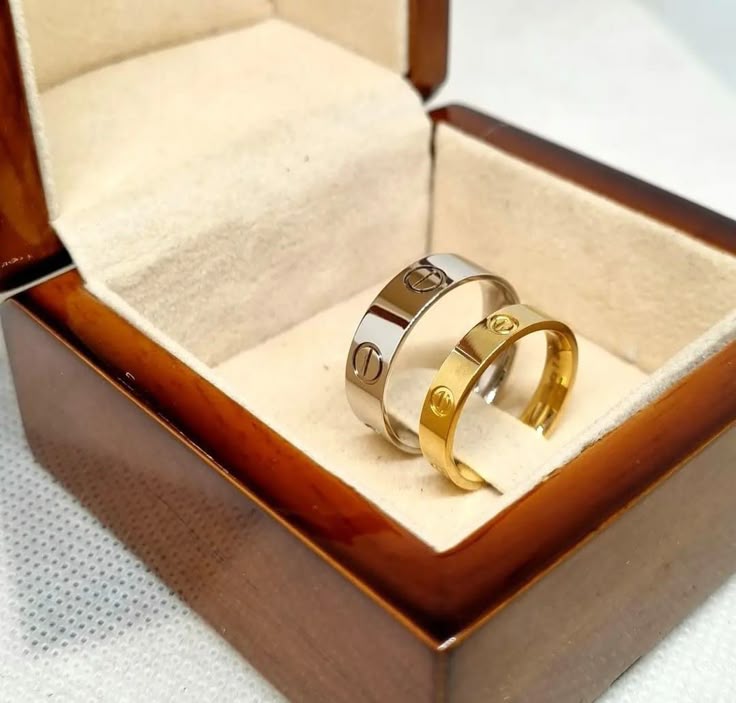 Bague Cartier Love En Acier Inoxydable