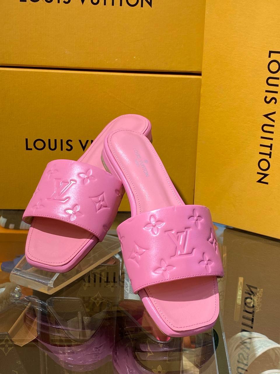 Sandale Louis Vuitton plate en Vrai Cuir