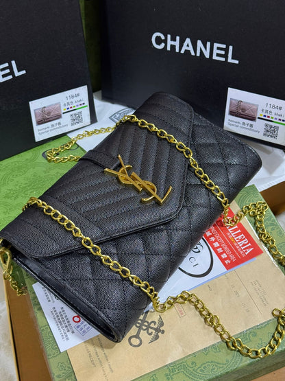 Pochette Yves Saint Laurent A Chaînette