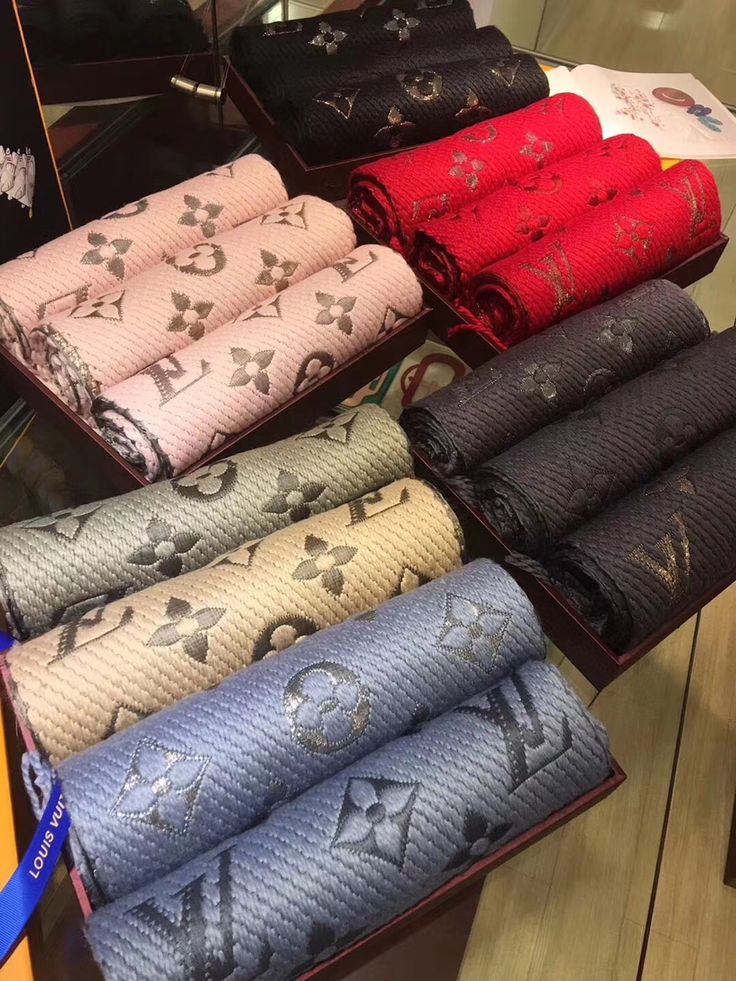 Châle Louis Vuitton en Couleurs double face