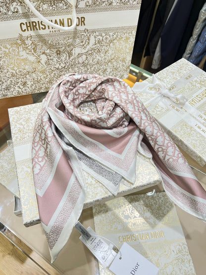 Foulard Christian Dior en Vrai Soie 90/90 cm