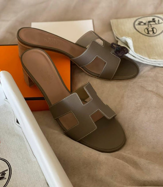 Sandale de Luxe en Vrai Cuir Hermès Oran à talon