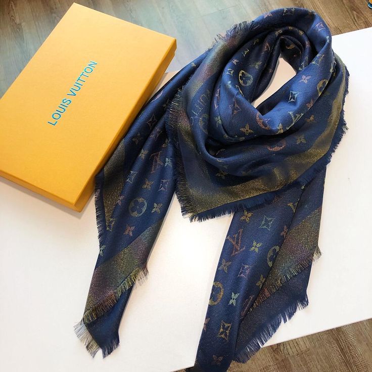 Foulard Chic Louis Vuitton