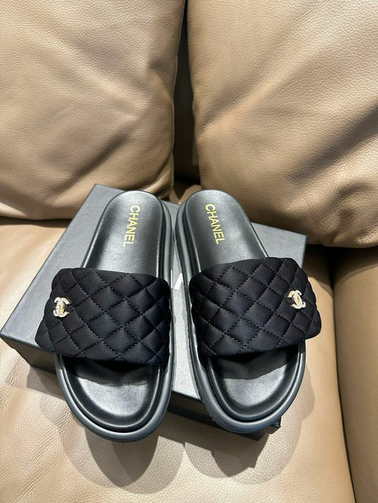 Sandale Chanel En Couleurs Cuir