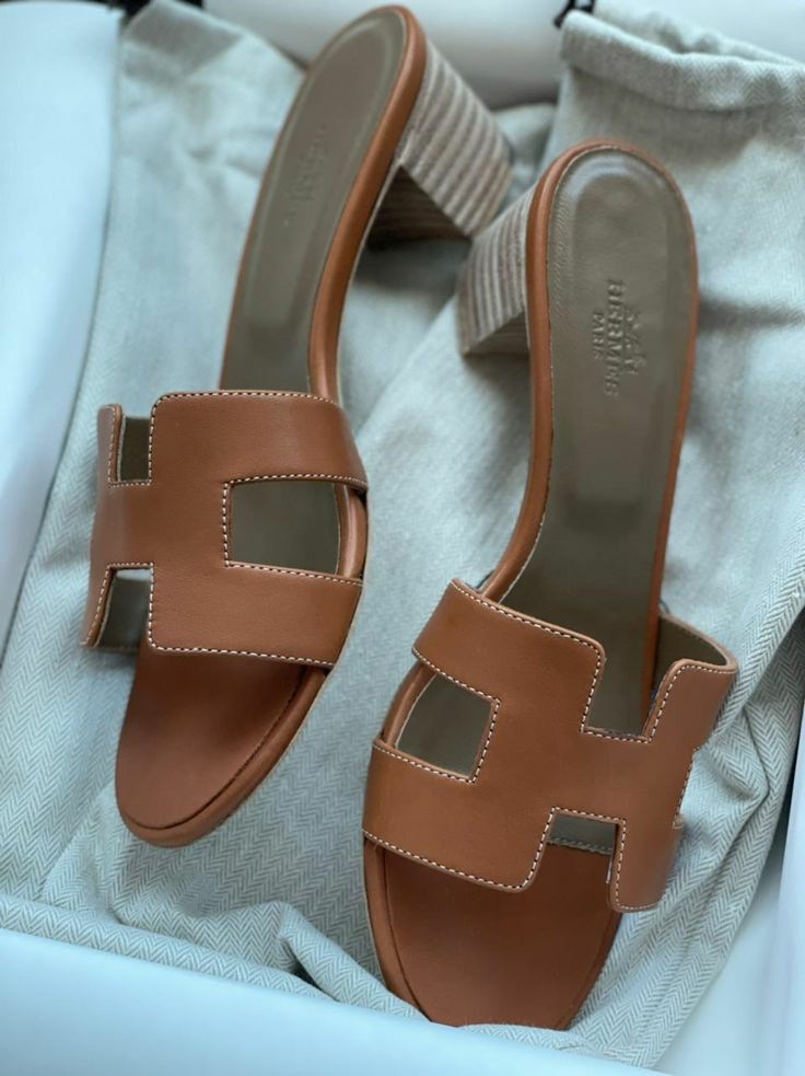 Sandale de Luxe en Vrai Cuir Hermès Oran à talon