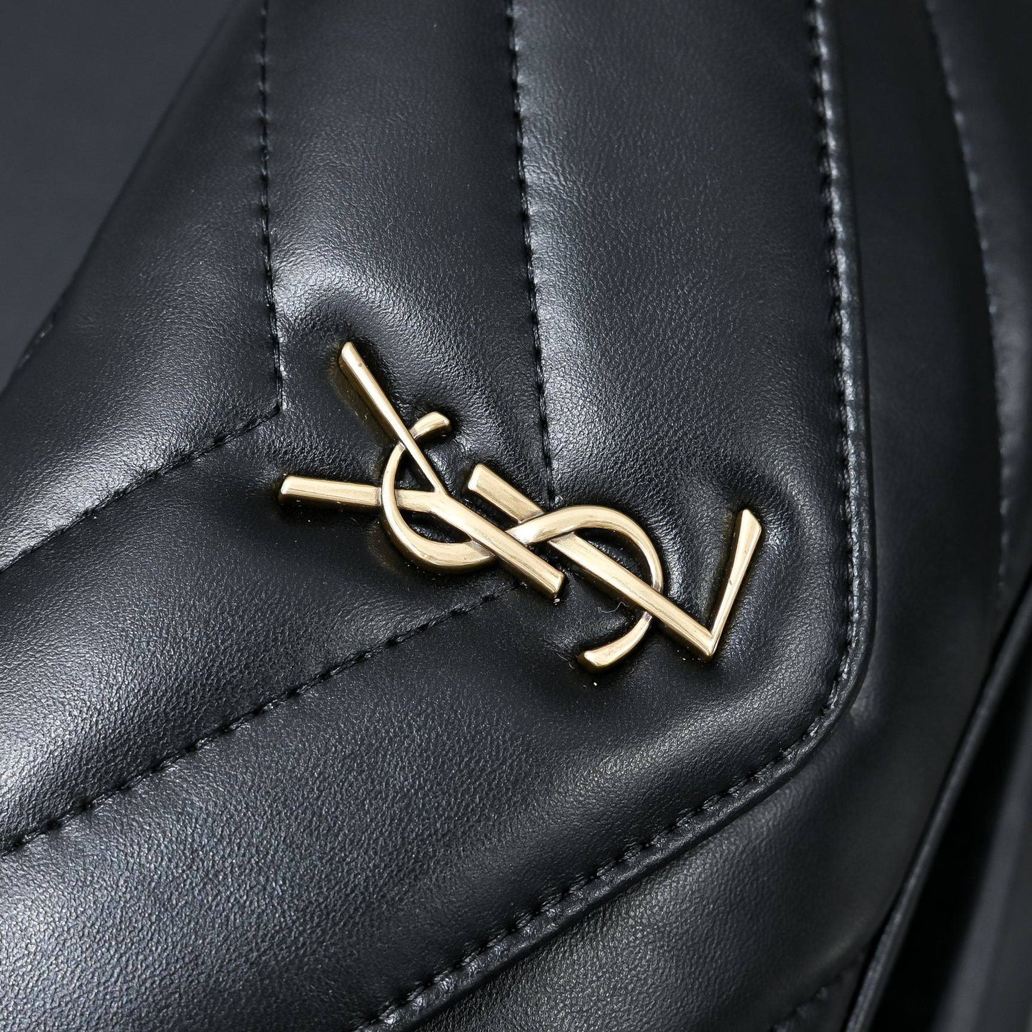 Sac Chic Yves Saint Laurent loulou