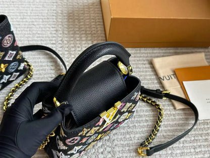 Sac Louis Vuitton Capucines Édition Monogram Bijoux