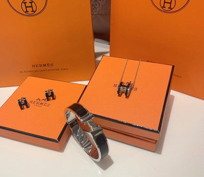 Ensemble De Luxe Hermès En Acier Inoxydable