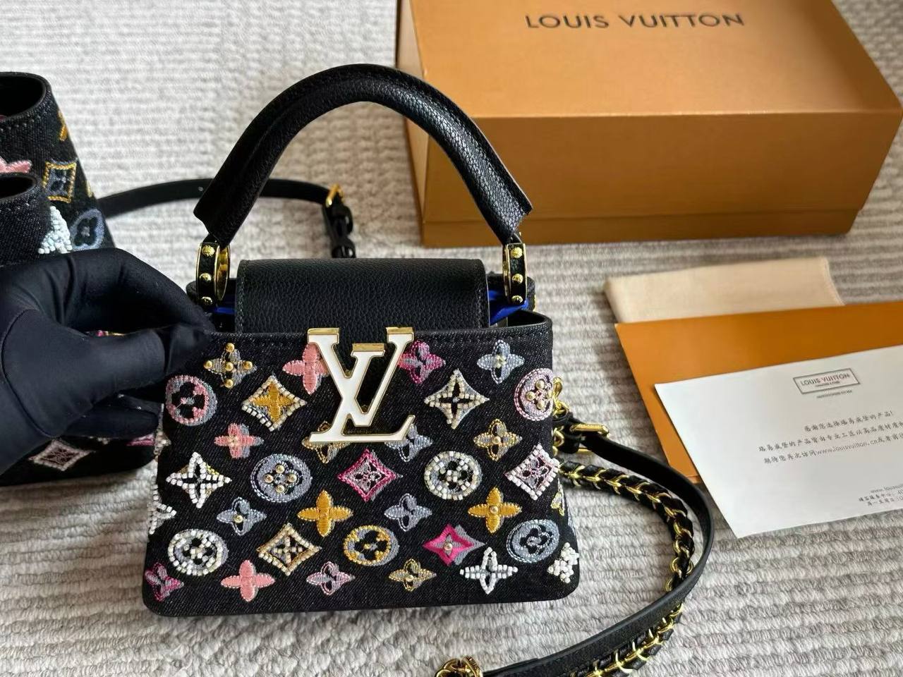 Sac Louis Vuitton Capucines Édition Monogram Bijoux