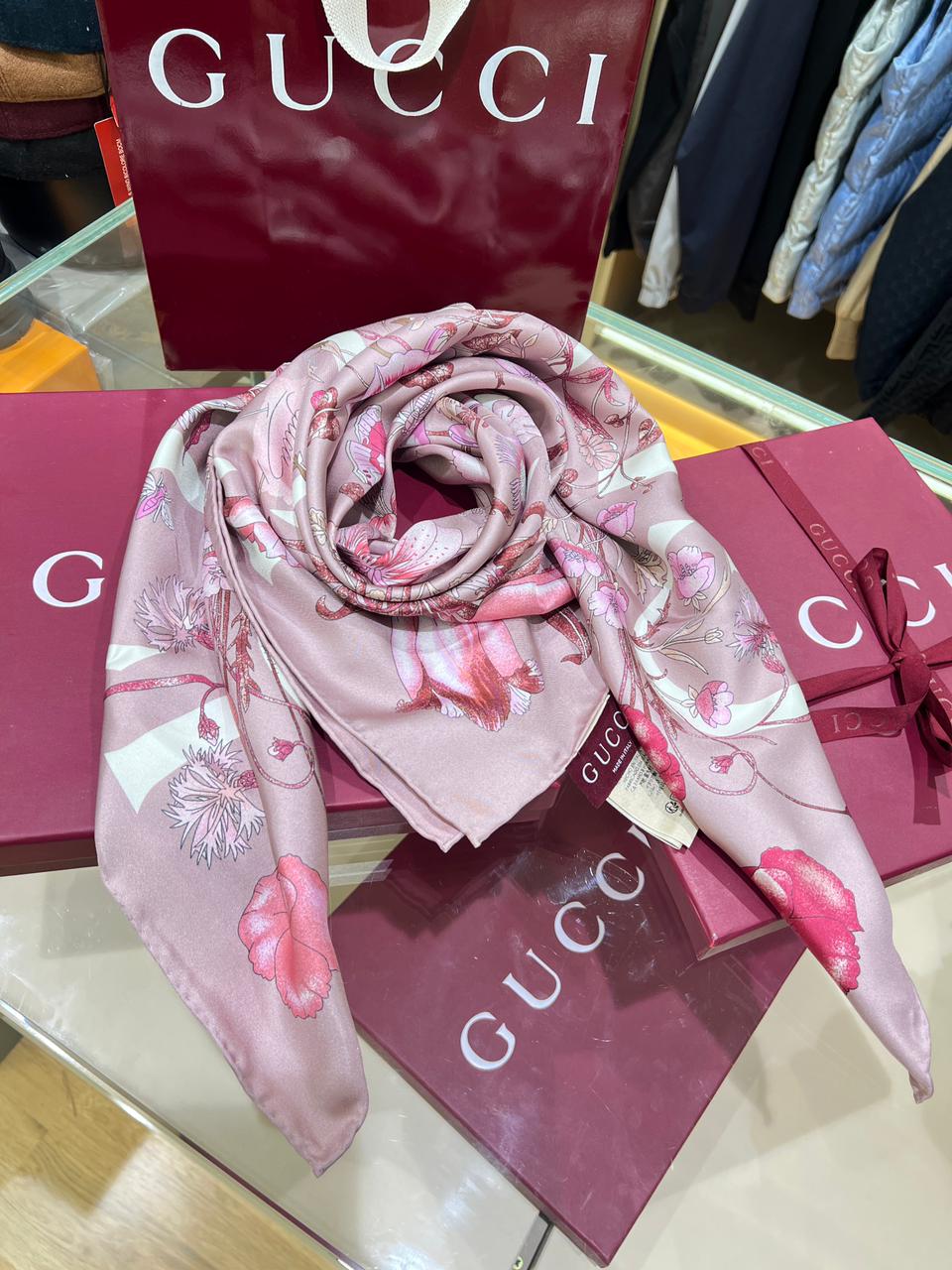 Foulard de Luxe en Vrai Soie Gucci