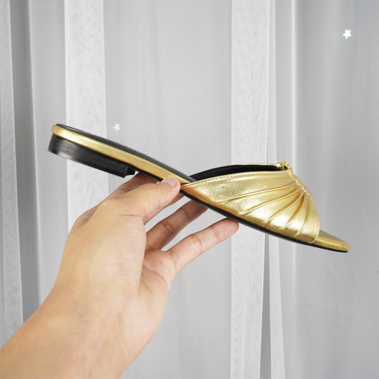 Sandale Plate Yves Saint Laurent en Cuir