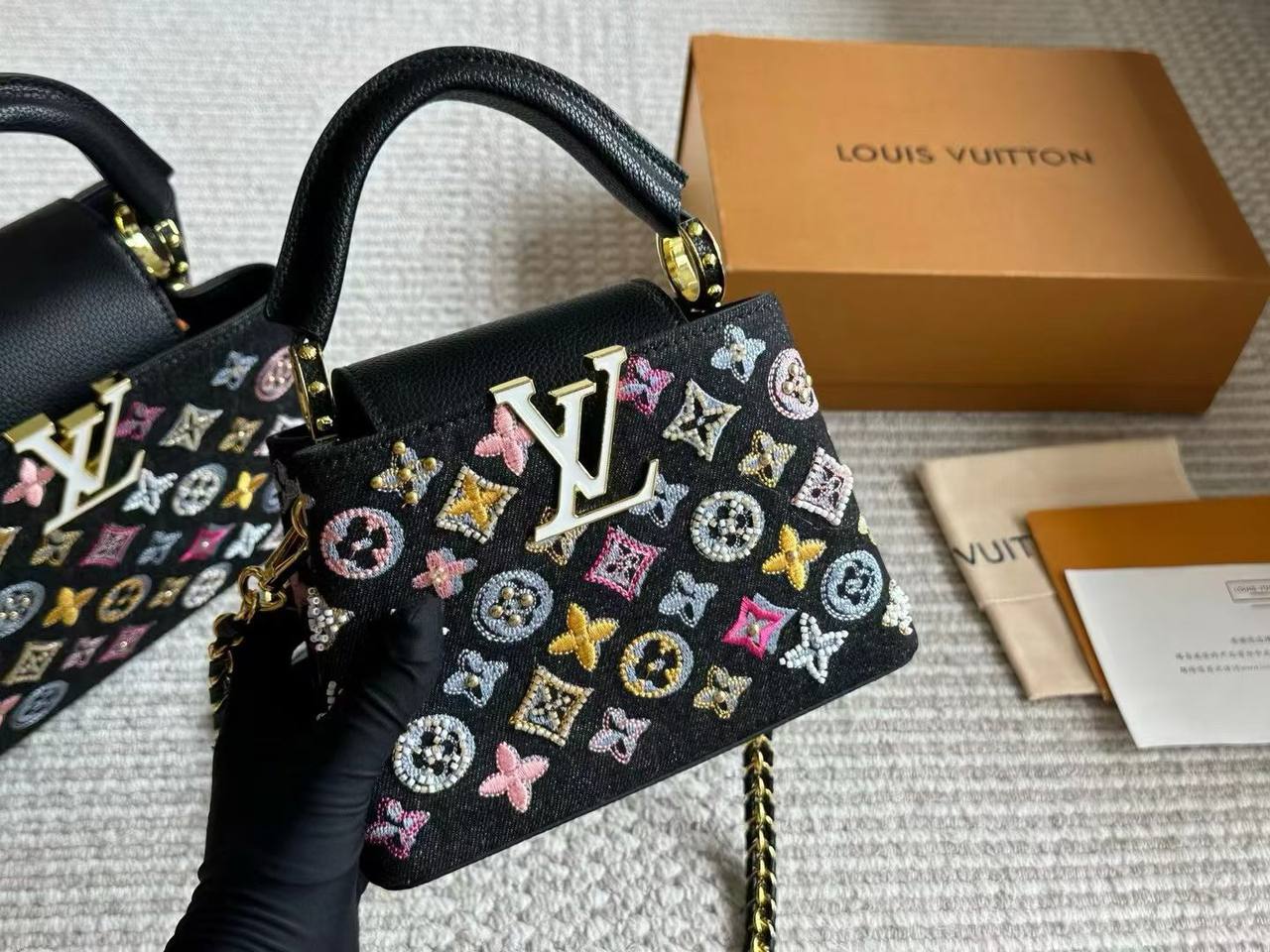 Sac Louis Vuitton Capucines Édition Monogram Bijoux