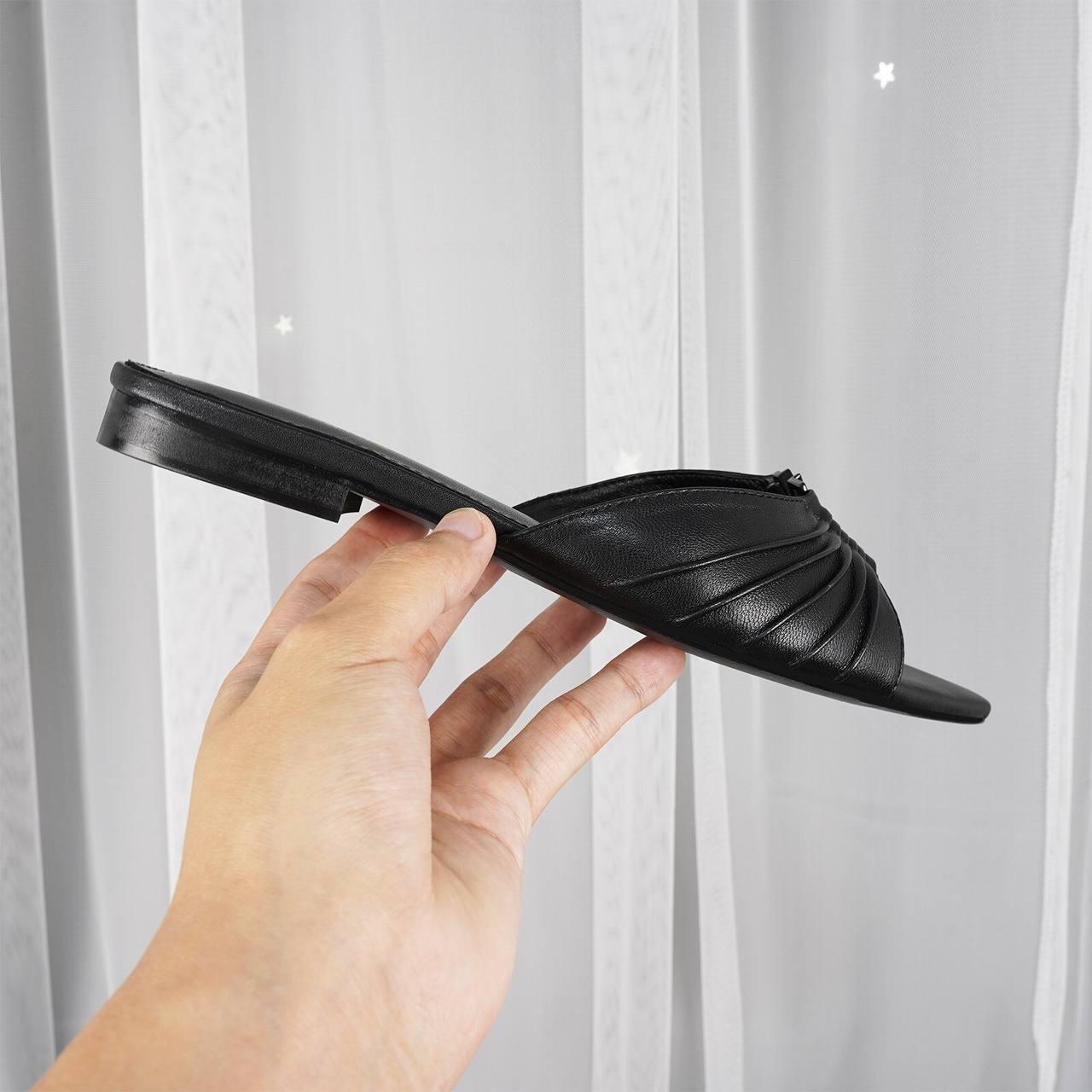 Sandale Plate Yves Saint Laurent en Cuir