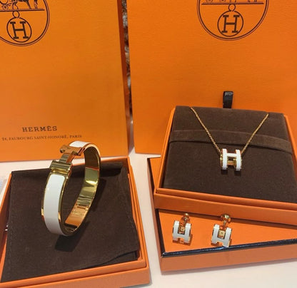 Ensemble De Luxe Hermès En Acier Inoxydable