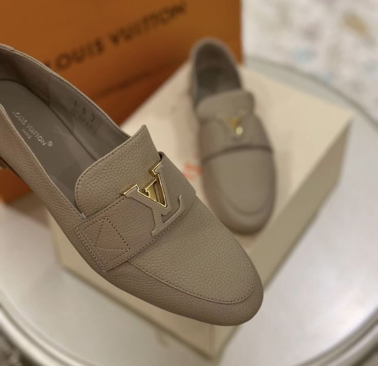 Chaussures Louis Vuitton en Vrai Cuir