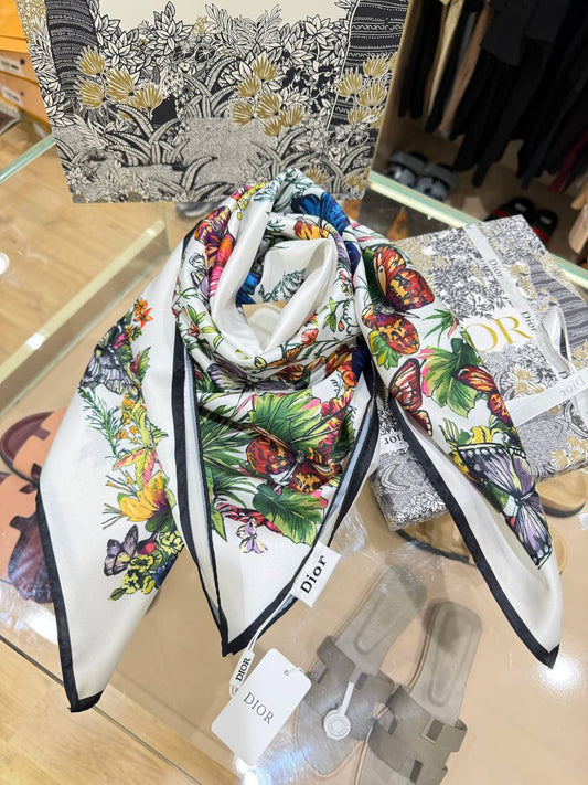 Foulards Christian Dior de Luxe 90/90 cm